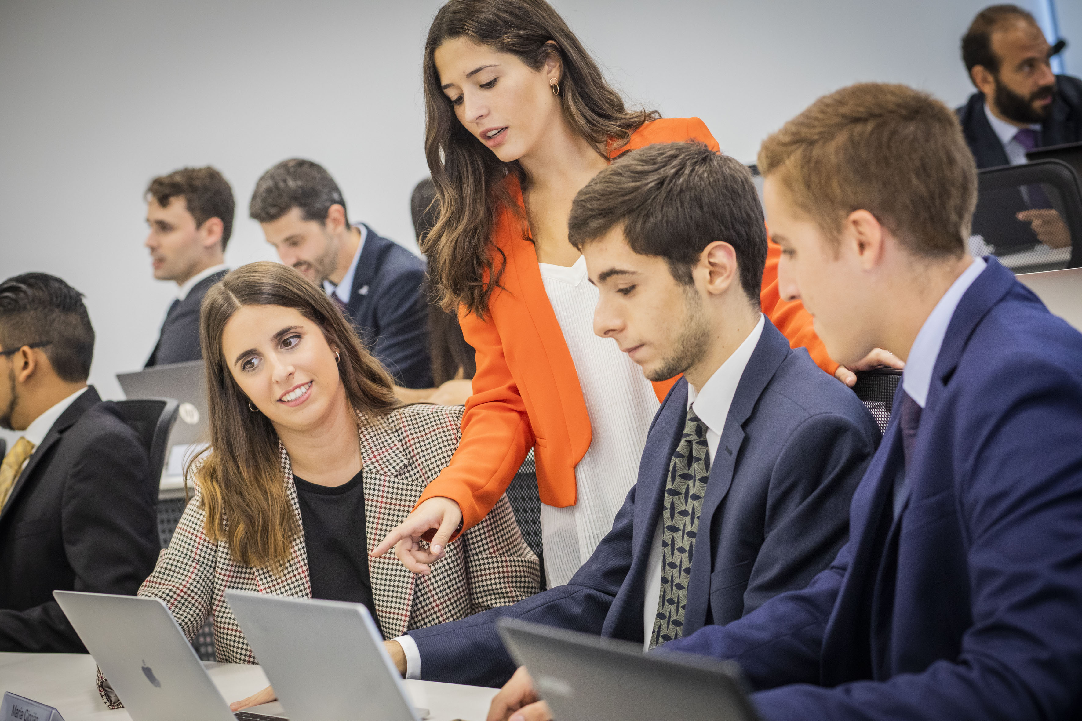 13 Becas para estudiar un Máster en Logística y Supply Chain que deberías conocer