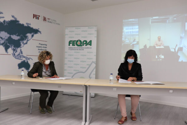 ZLC formará a empleados del sector químico y plástico en el área logística a través de un convenio con FEQPA
